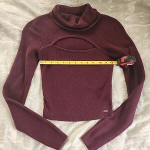 Hollister Crop Sweater S
